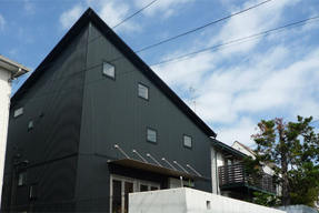横浜市の二世帯住宅　断熱性にこだわったシンプルモダンの家